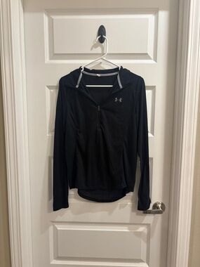 ✨Under Armour Quarter Zip Pullover✨